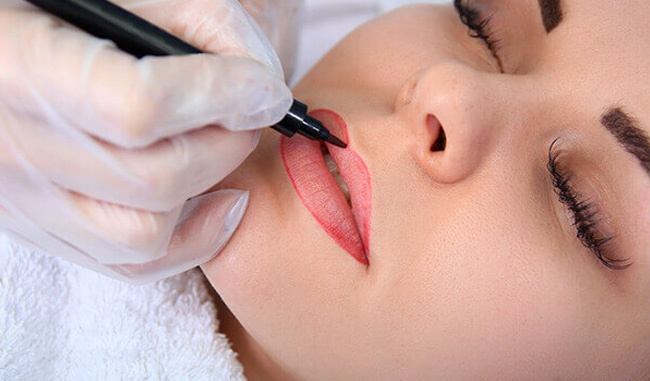 Cách Đi Kim Phun Môi Không Sưng Chuẩn Để Mở Tiệm 5 Những lưu ý quan trọng để phun môi không sưng, không đau - TRUNG TÂM DẠY NGHỀ THẨM MỸ CẨM ANH - TOP ĐỊA CHỈ HỌC NGHỀ LÀM ĐẸP UY TÍN VIỆT NAM