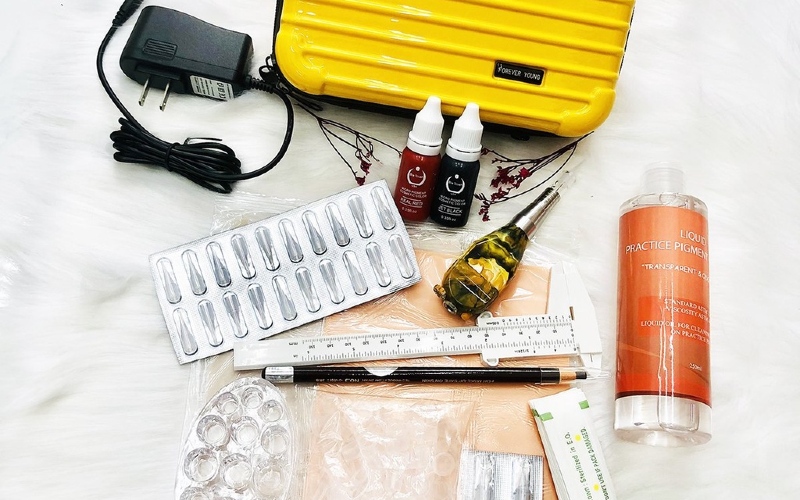 Bộ Dụng Cụ Phun Xăm Cho Người Mới Mở Tiệm Kinh Doanh 8 Trọn bộ dụng cụ phun xăm gồm những gì và giá bao nhiêu?