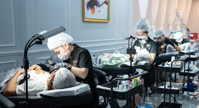 Bộ Dụng Cụ Phun Xăm Cho Người Mới Mở Tiệm Kinh Doanh 7 Mở tiệm phun xăm cần những gì để thành công và giảm rủi ro?